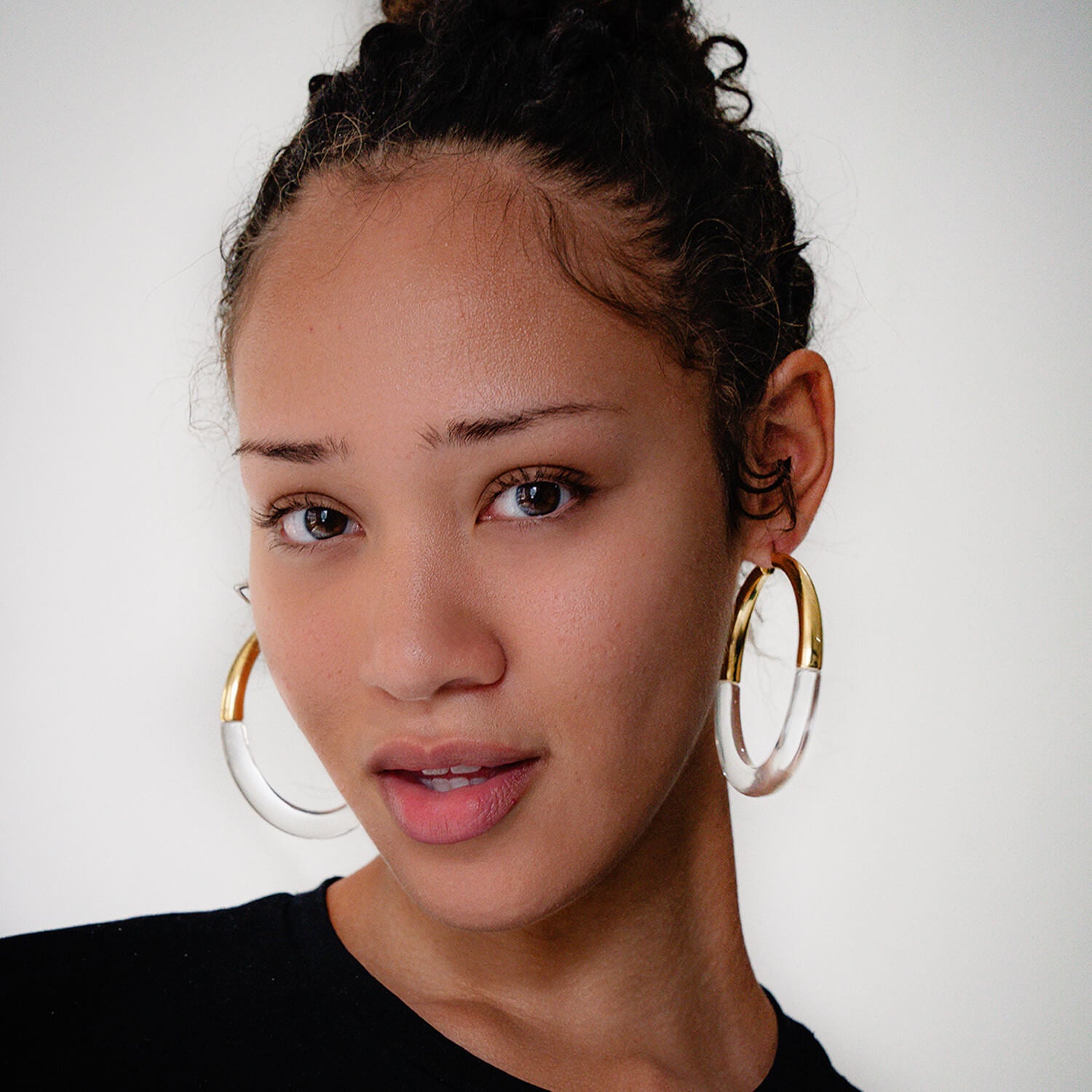 XL Chunky graduated hoop earrings in clear and gold