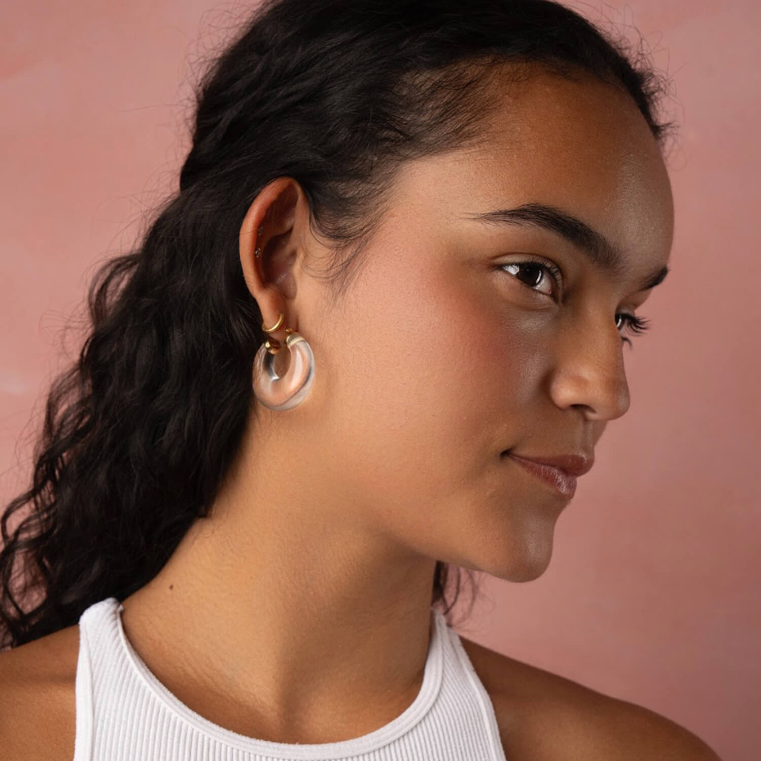 chunk graduated hoop earring in clear and gold