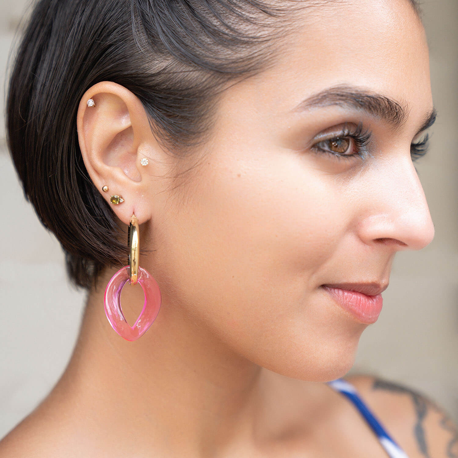 pink lucite curb link earrings